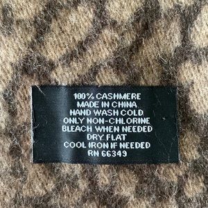 Cashmere animal print scarf